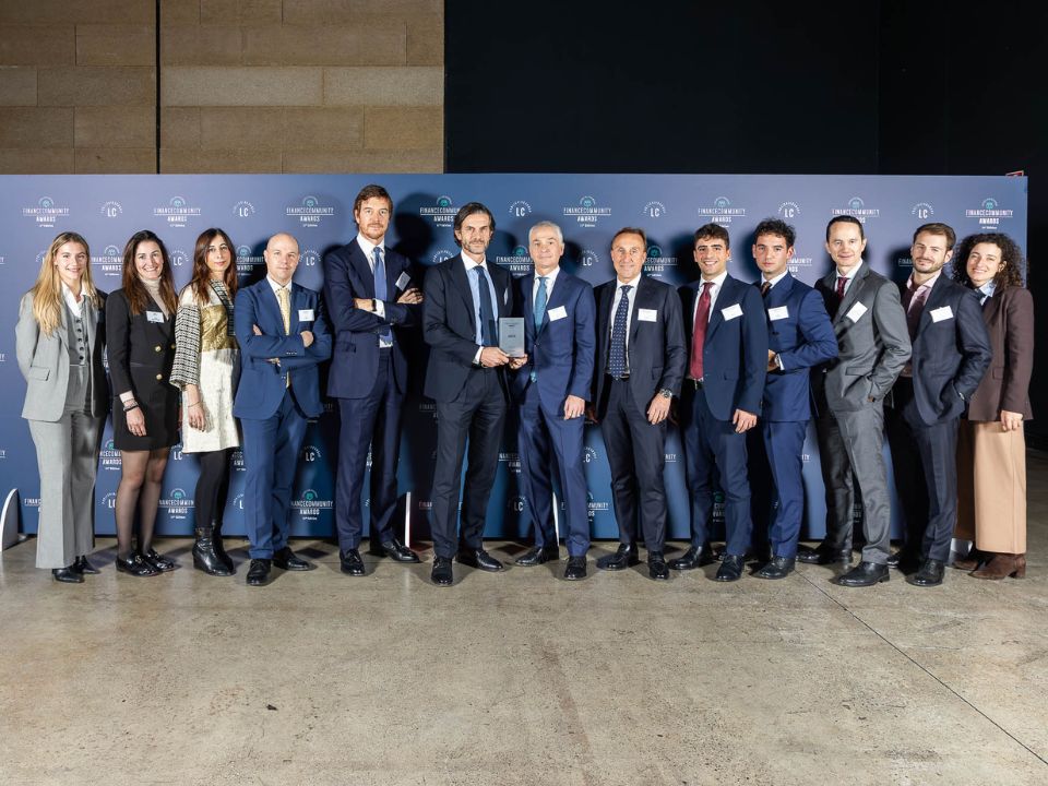 Premios de Emisión DCM 2025
